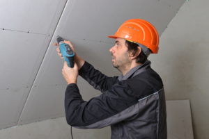 Deckenpaneele im Feuchtraum – nur bestimmte Materialien eignen sich