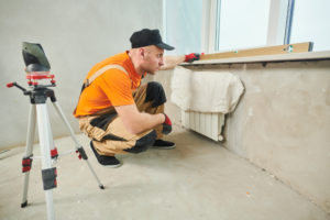 Die Fensterbank im Wohnraum als Ablage und Dekorationsfläche