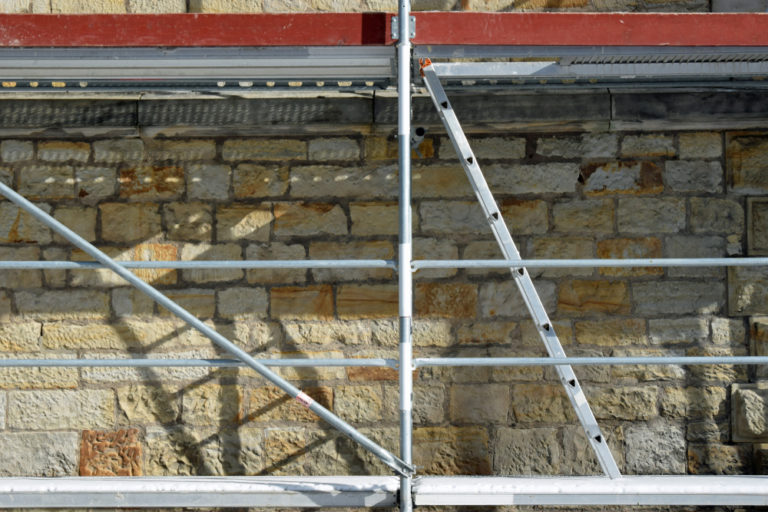 Sandsteinmörtel Damit gelingt Ihnen der Bau einer Sandsteinmauer