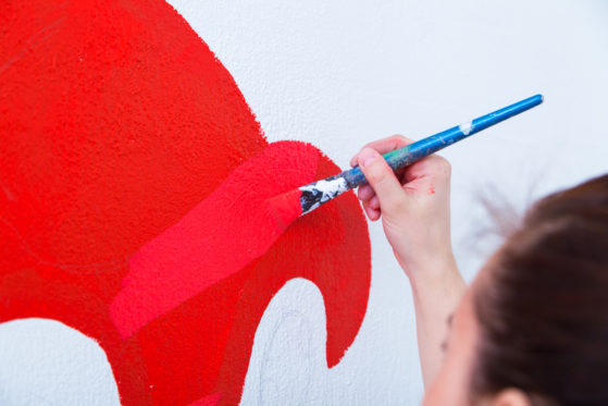 Kann Man Mit Acrylfarbe Auf Stoff Malen Acrylfarbe auf Stoff anwenden - Das sollten Sie wissen
