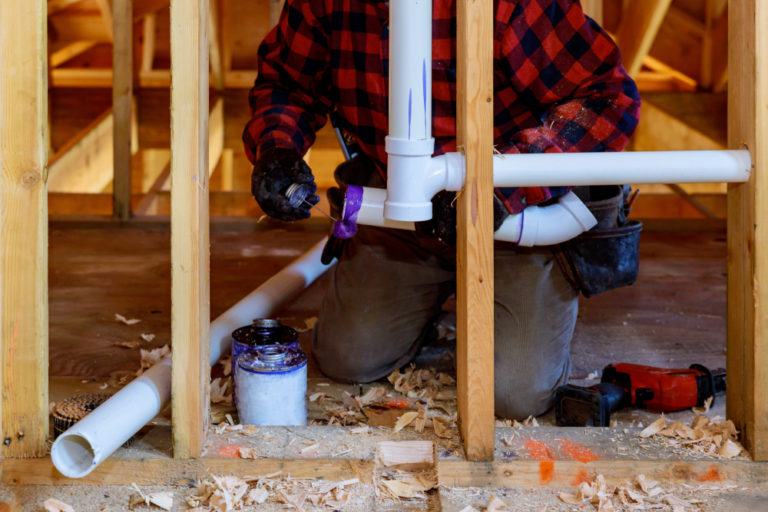Drainage im Garten verlegen » Wann und was ist notwendig?