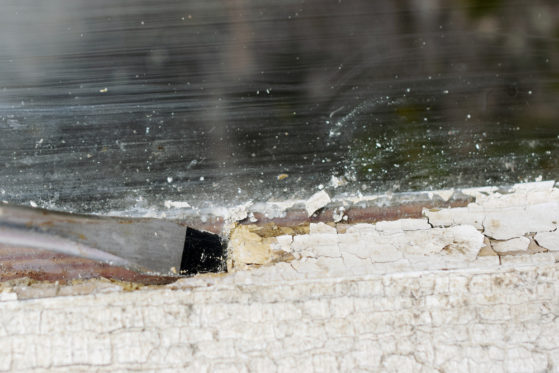 Fensterkitt entfernen - So löst er sich wie von allein