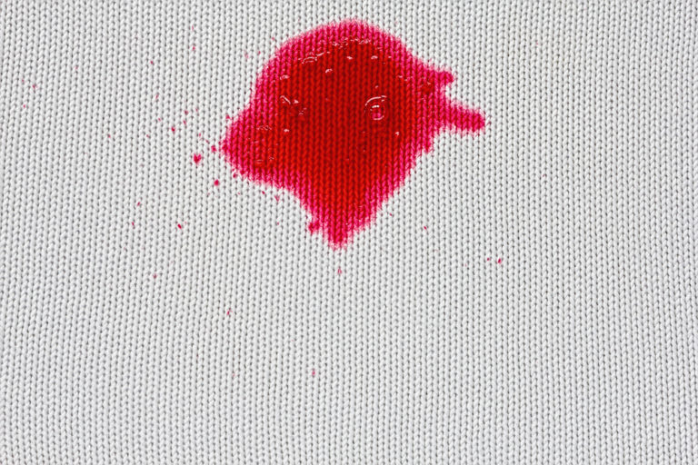 Flecken aus Polyester entfernen So reinigen Sie Ihre Wäsche