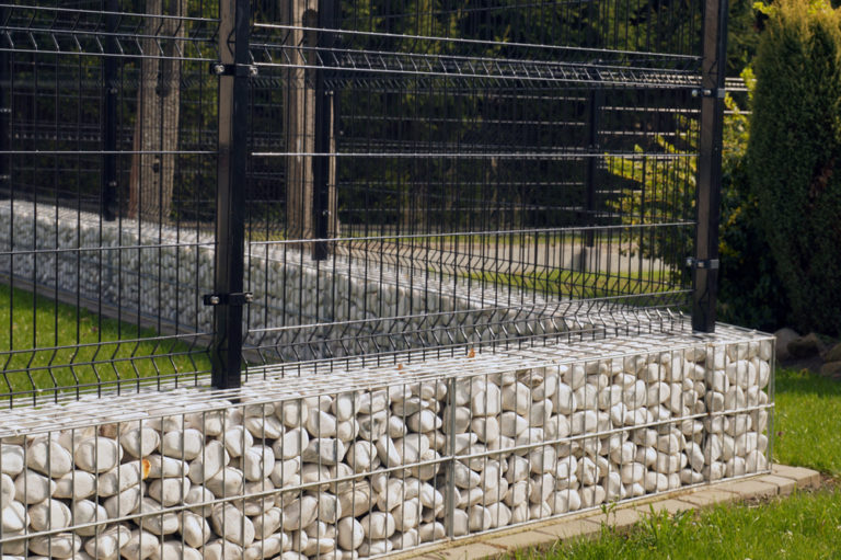 Schalsteine als Stützmauer Schritt für Schritt Anleitung