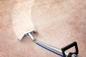 Teppichboden reinigen – So reinigen Sie Ihre Auslegeware effektiv
