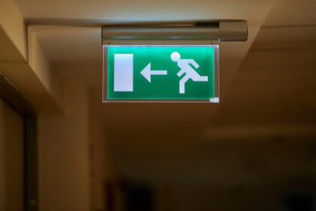 Plexiglas befestigen Diese Möglichkeiten haben Sie