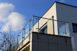 Vorschriften für das Balkongeländer Darauf müssen Sie achten