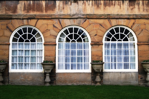 gardinen-rundbogenfenster