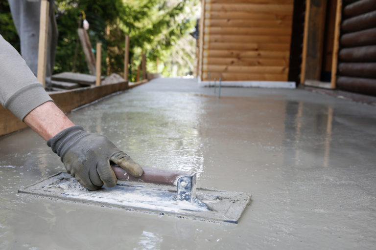 Betonboden streichen Diese Materialien benötigen Sie