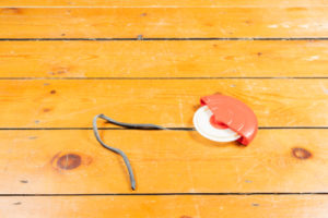 Fugen in Holzdielen füllen - Diese Möglichkeiten haben Sie