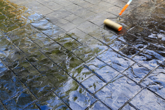 Beton imprägnieren So tragen Sie die Schutzschicht richtig auf