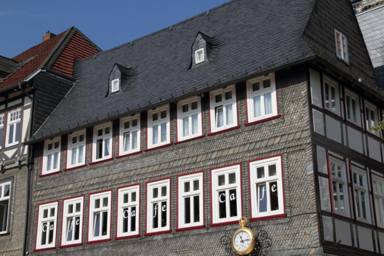 Hausgiebel mit Blech verkleiden - Möglichkeiten für Ihre Hausfassade