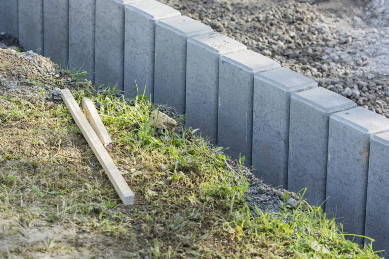 Betonpalisaden setzen Mit dieser Anleitung gelingt es Ihnen