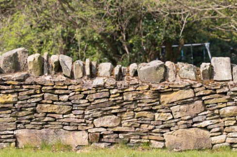 natursteinmauer-bauen