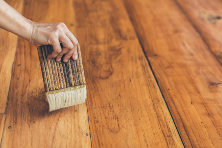 Teakholz reinigen Diese Mittel sind dafür besonders