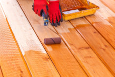 Teakholz ölen - Mit dieser Anleitung gelingt es Ihnen